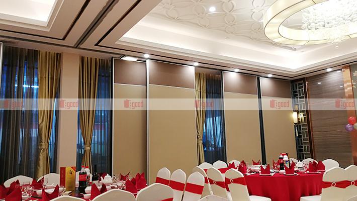 酒店移動(dòng)隔斷墻拋棄傳統(tǒng)套用模式，實(shí)現(xiàn)宴會(huì)廳多樣化餐飲形式！